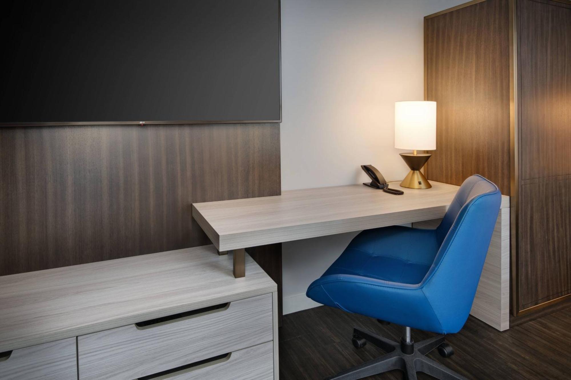 Courtyard By Marriott Atlanta Downtown Hotel Bagian luar foto