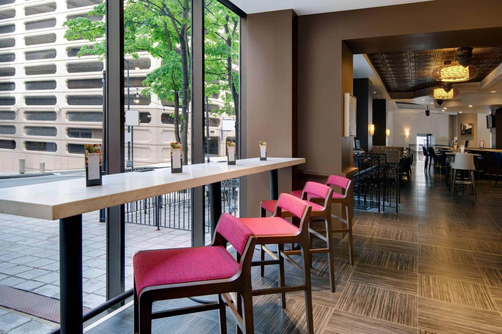 Courtyard By Marriott Atlanta Downtown Hotel Bagian luar foto
